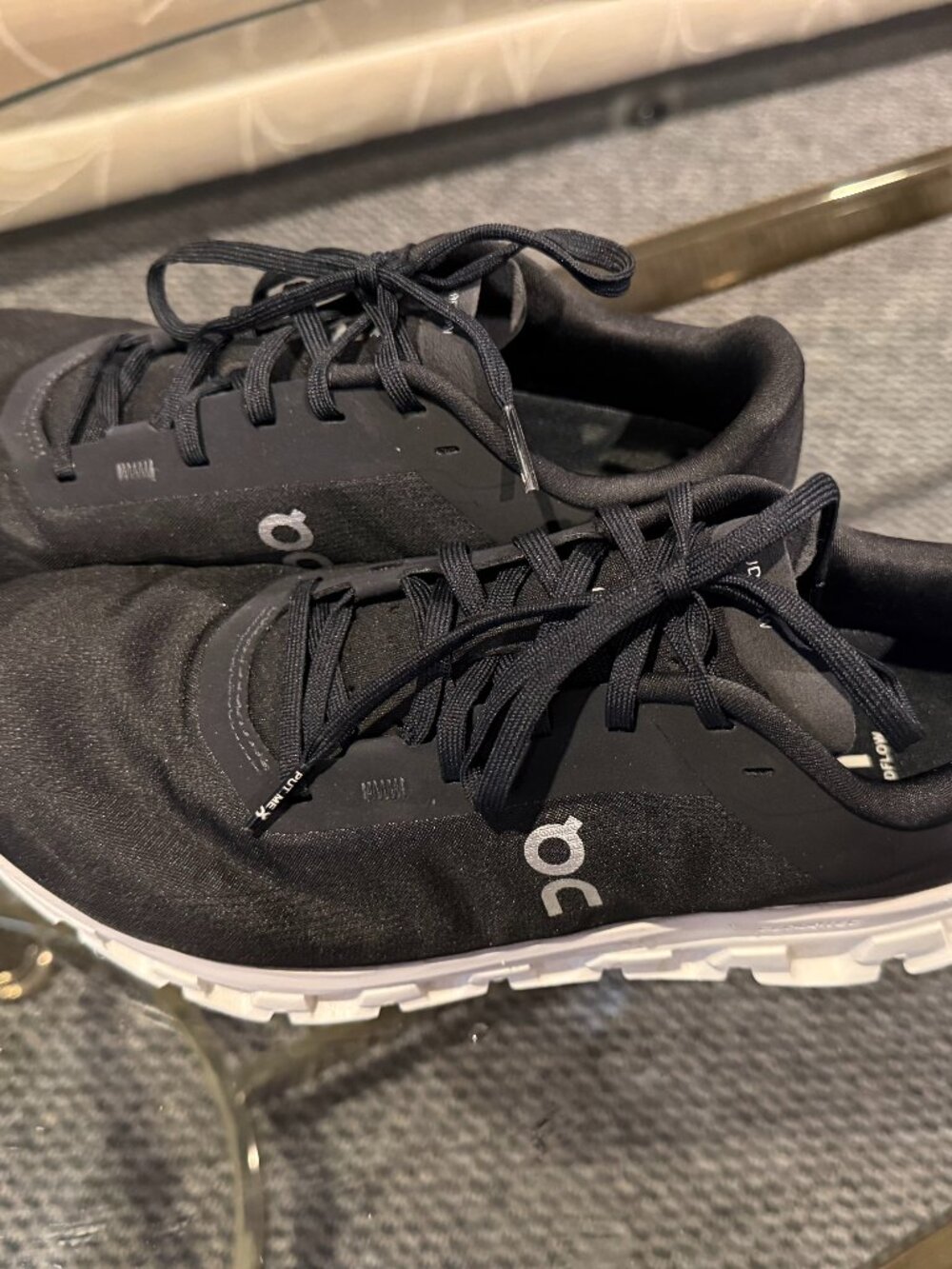 On Cloud Cloudflow 4 Woman's size 9.5